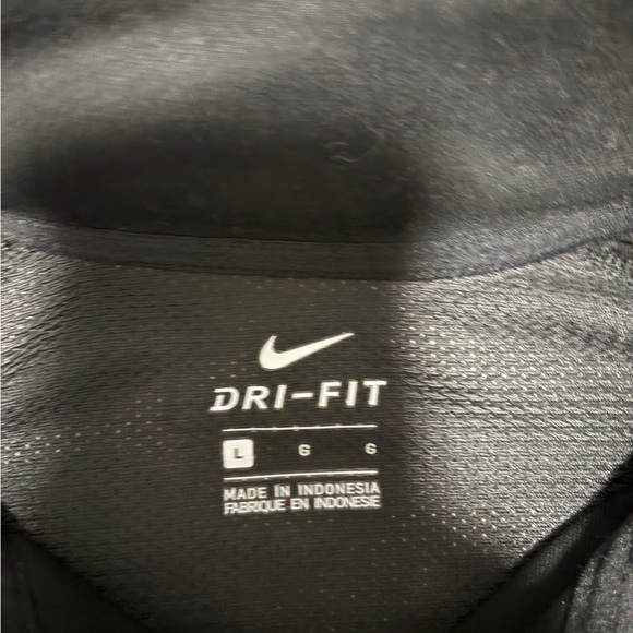 Iowa Hawkeyes Pullover - Picture 3 of 4